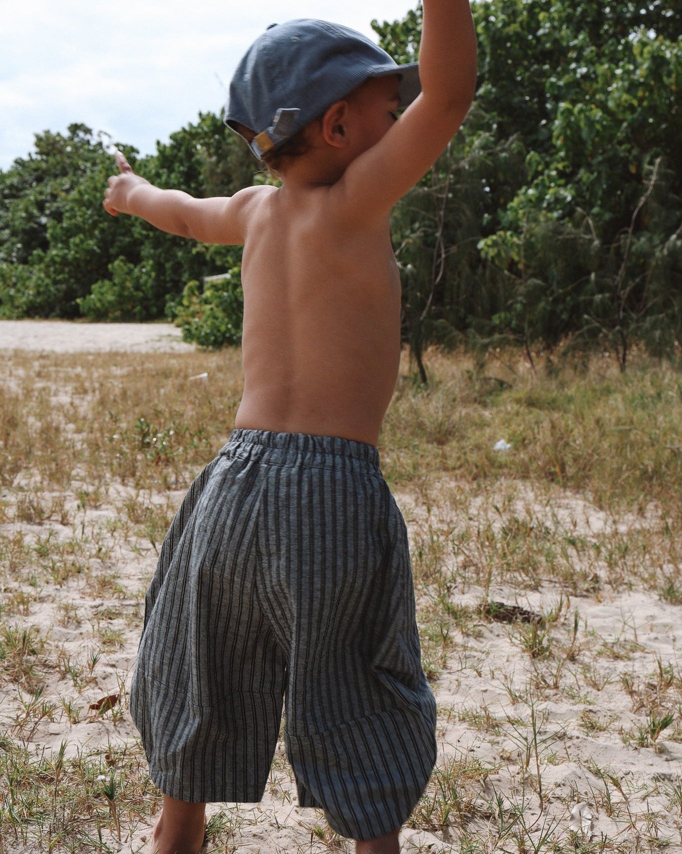 linen pant and cord cap